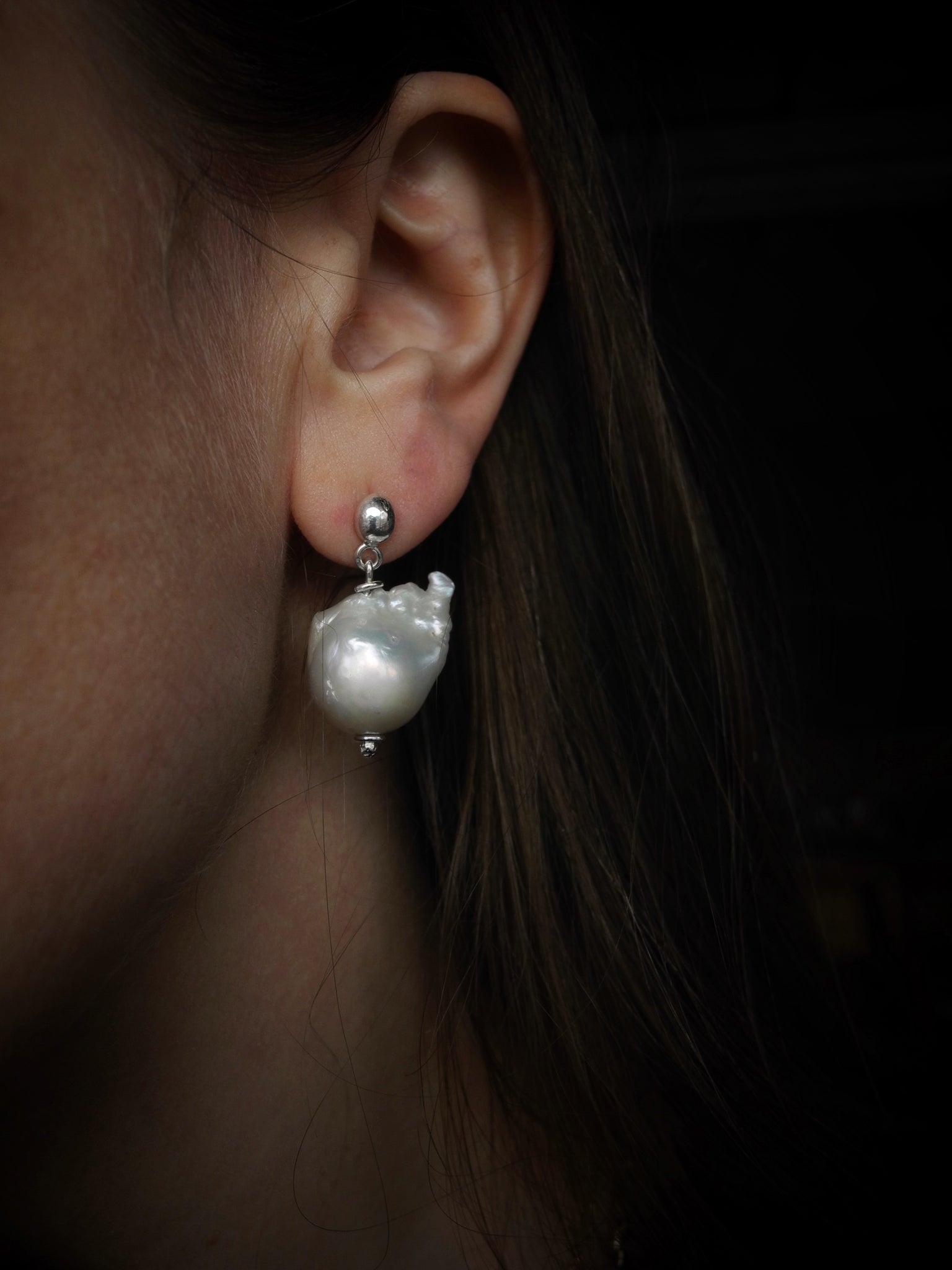 Sui Generis Pearl Earrings